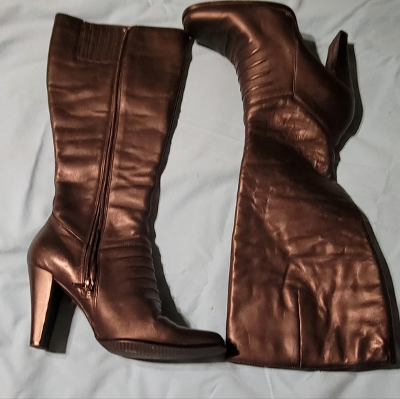 Boots - Picture 2 of 7